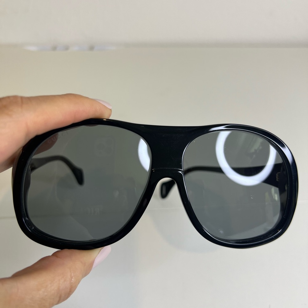 Gucci Black Oversized Sunglasses